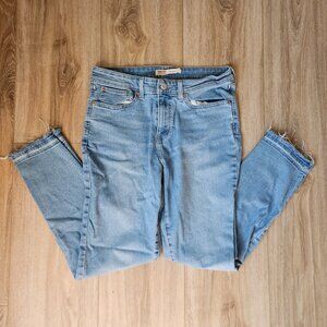 Levi's Women's Boyfriend Jeans Size 8